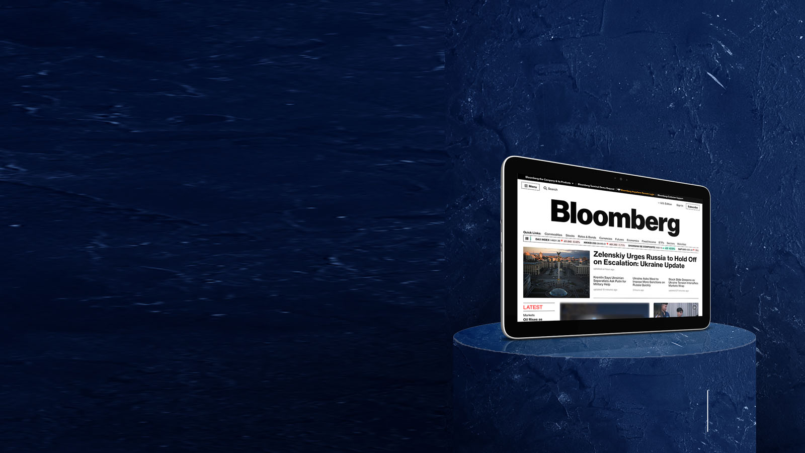 tablet con la imagen de subscripcion a Bloomberg